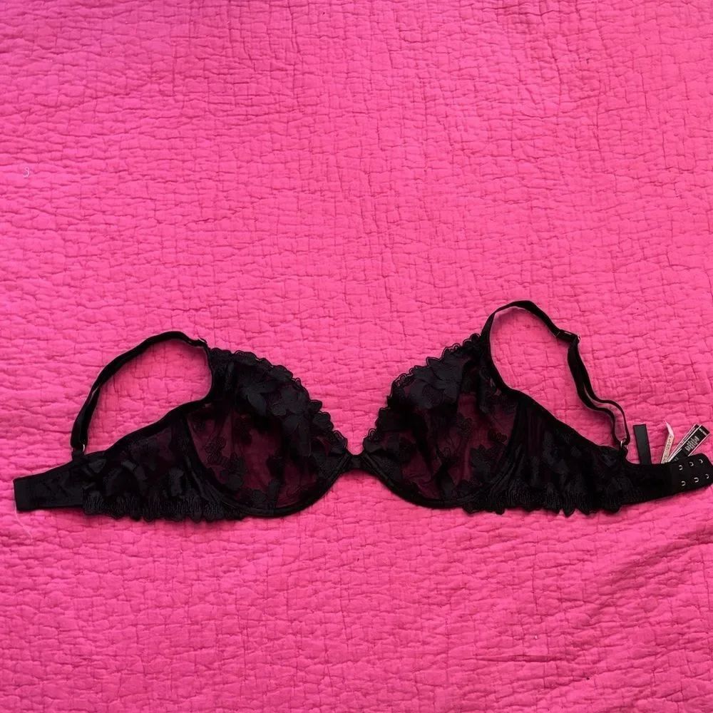 NWT Victoria's Secret Black Floral Lace Bra, 38DD